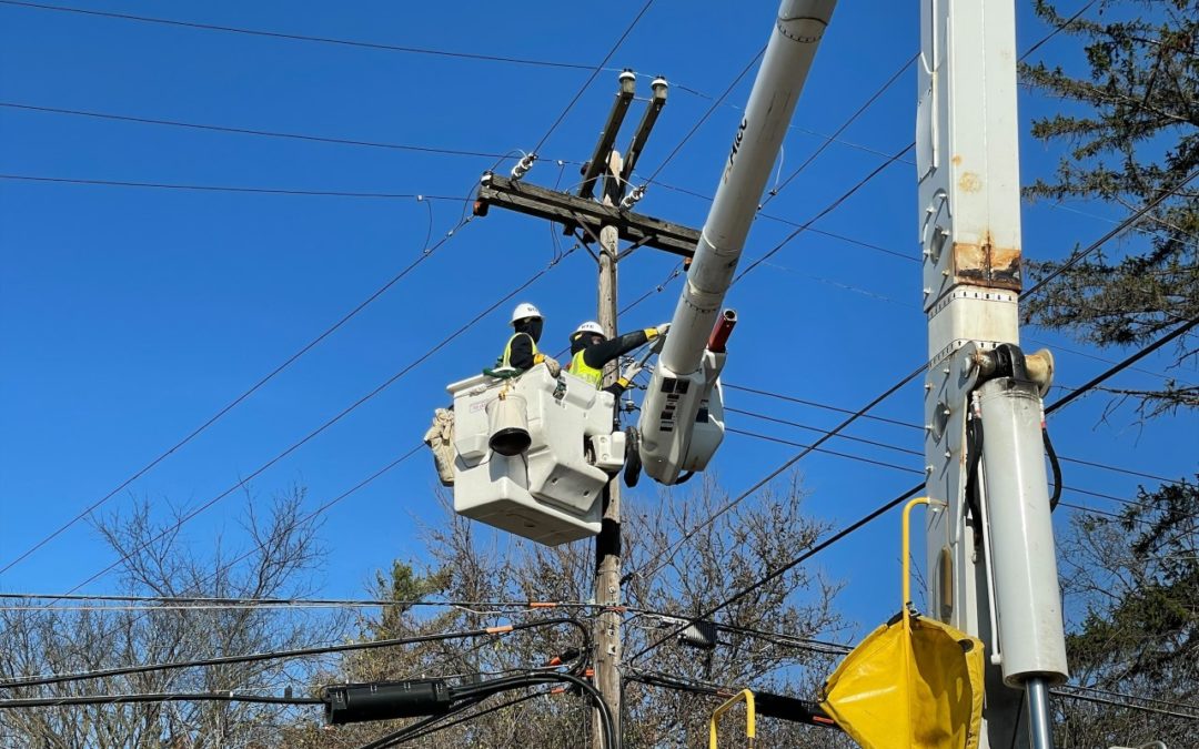 DTE crews update a service for businesses in Bloomfield Hills