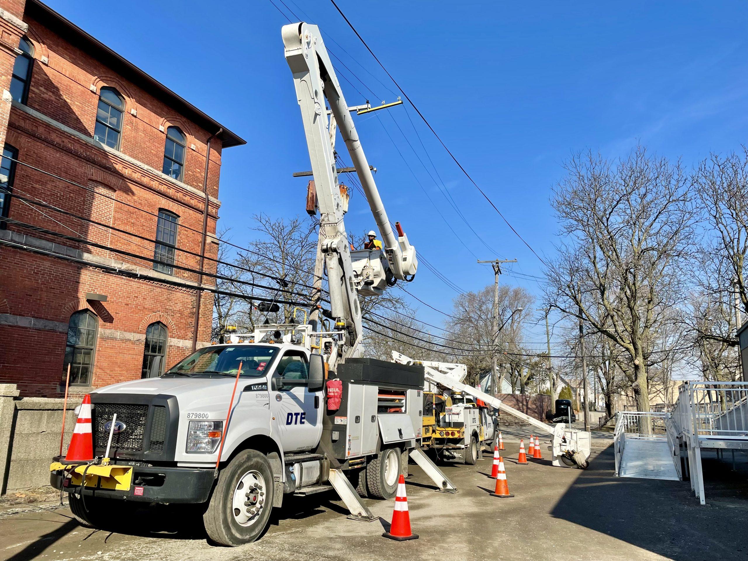 DTE crews adjust power lines for Detroit school - Empowering Michigan