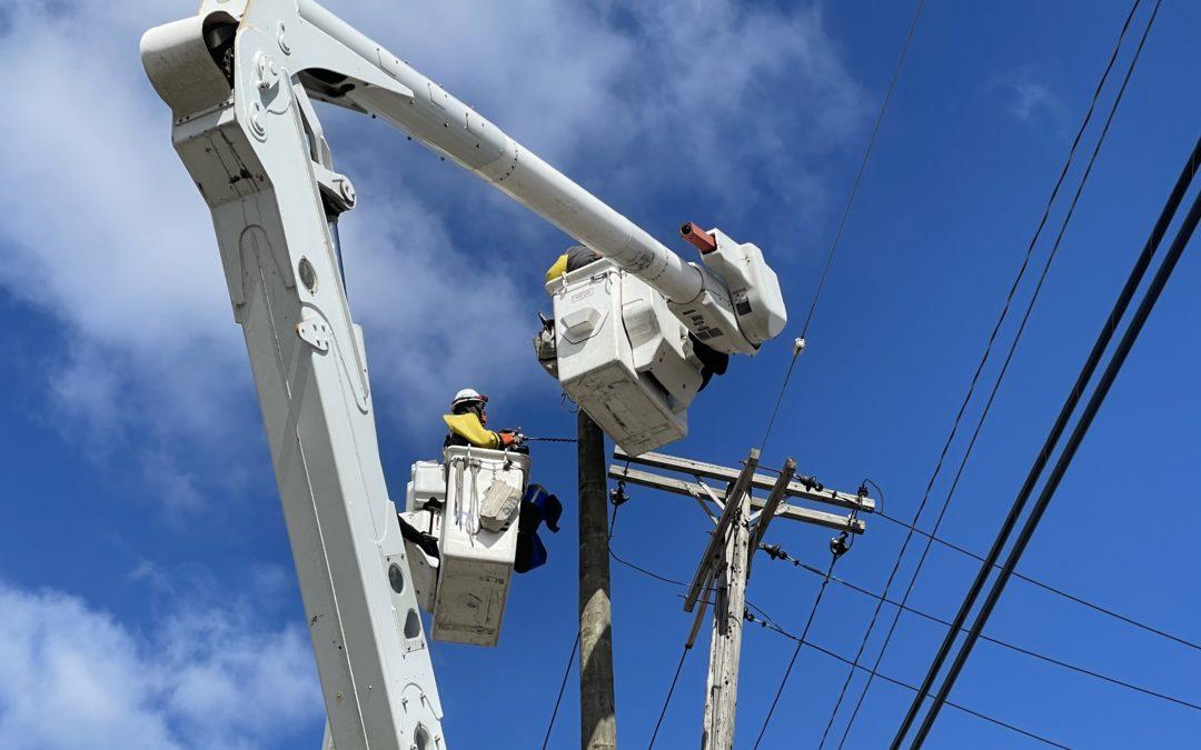 Crews install new pole with upgraded equipment in Detroit