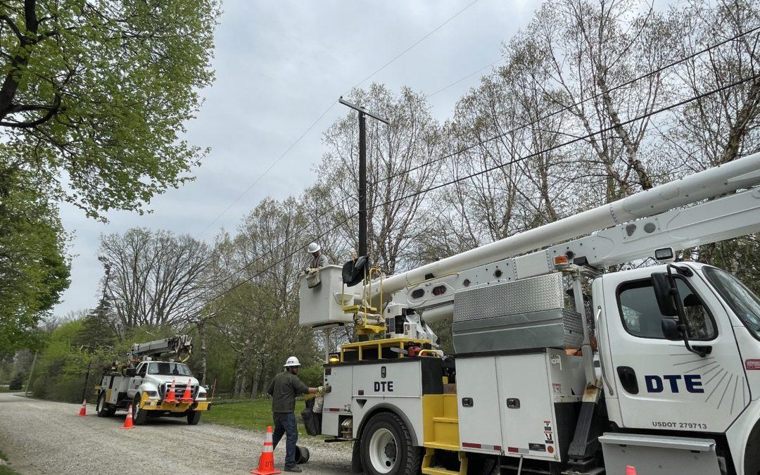 Overhead crews improve reliability in Bloomfield Hills