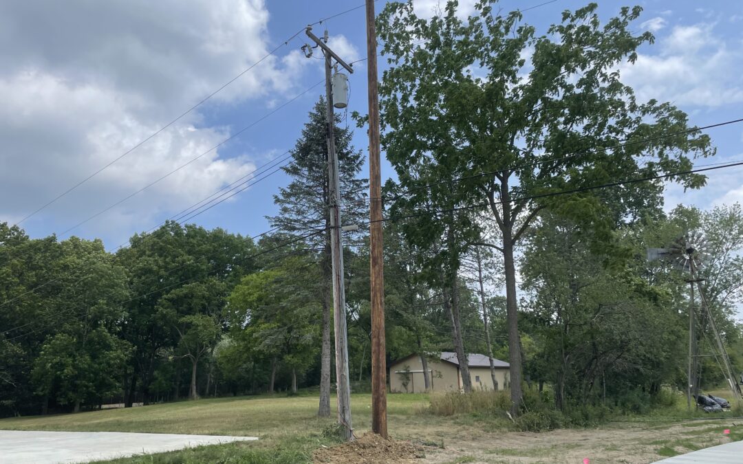 DTE installs upgrades in Woods of Orchard Lake neighborhood