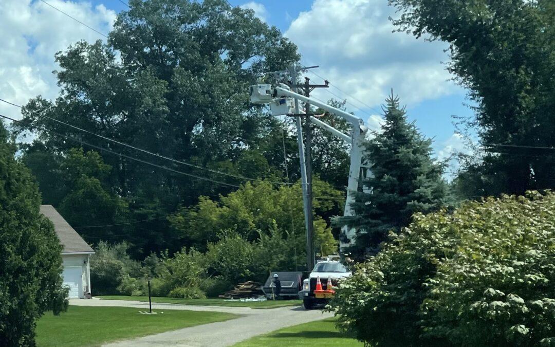 DTE crews install steel pole upgrade in Howell
