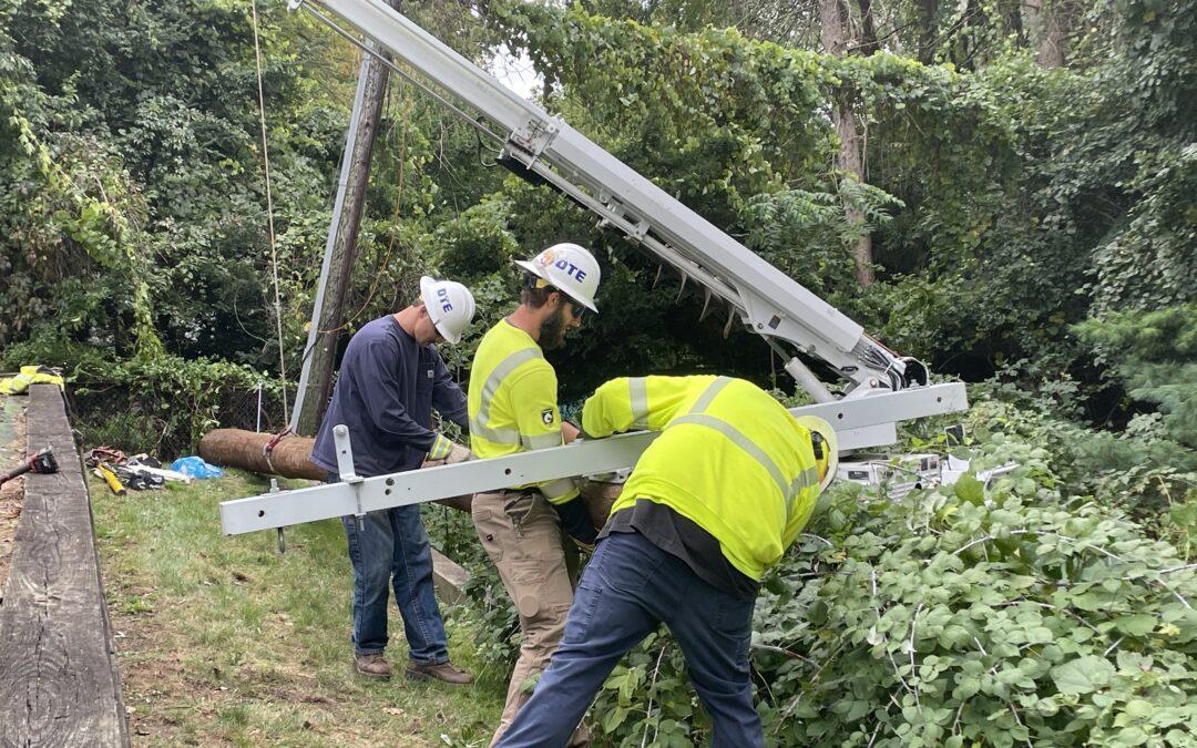 Overhead crews improve reliability in Bloomfield Hills neighborhood