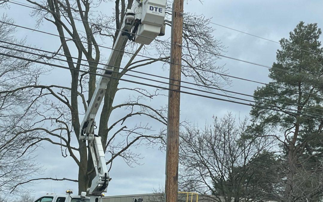 DTE crew makes upgrades at Rochester, Rochester Hills border