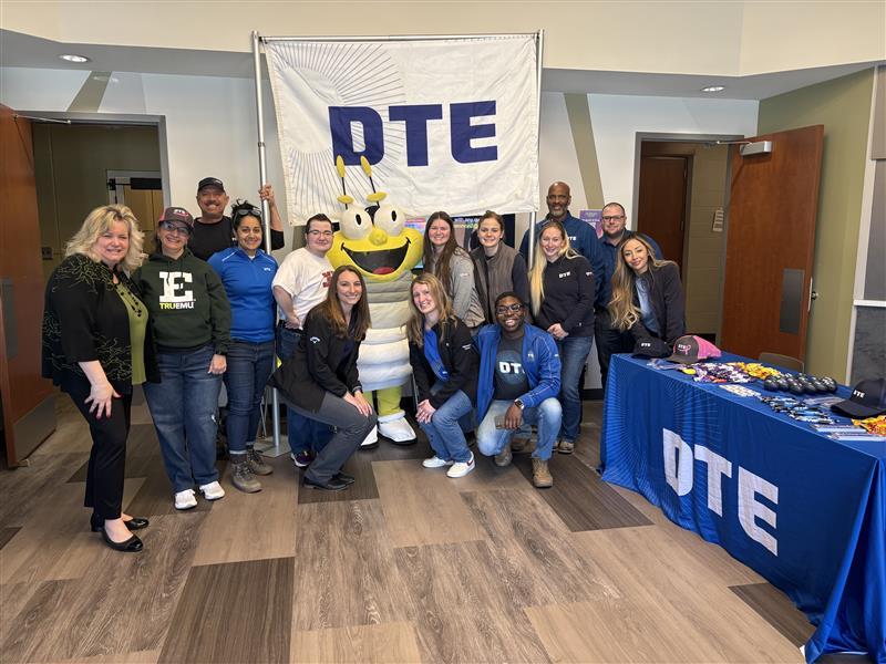 Digital Divas energizes girls about STEM