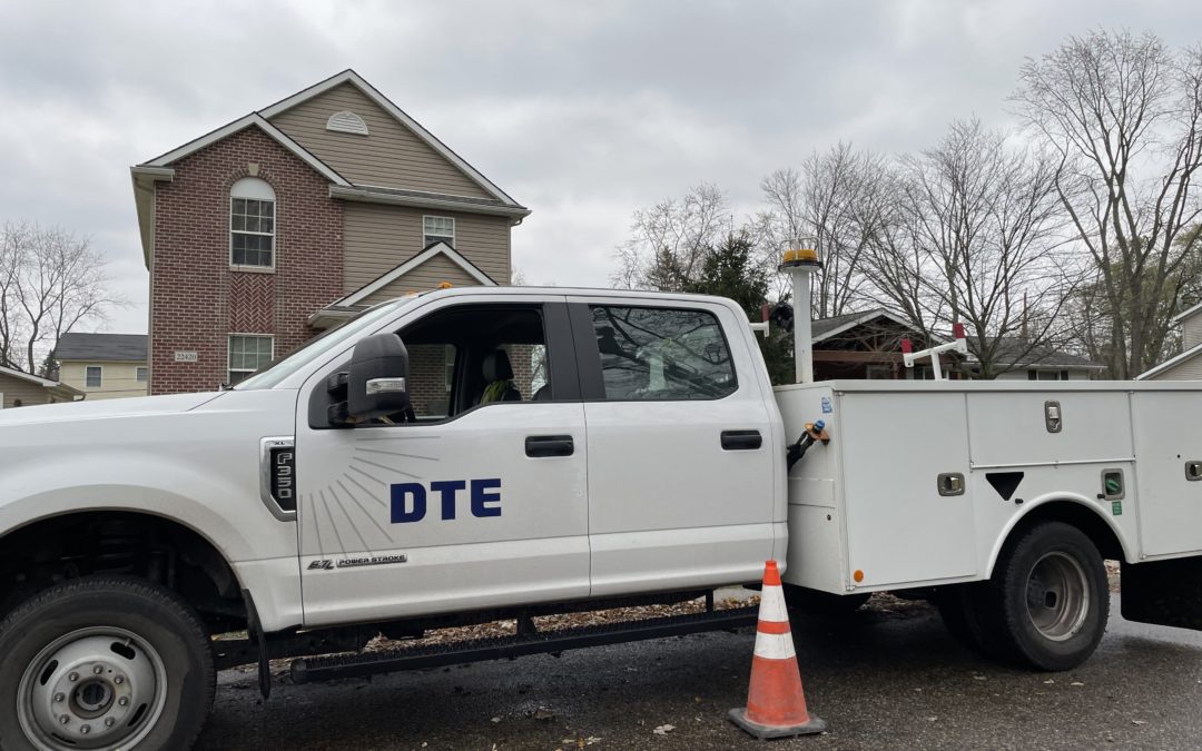 New utility pole installed in Farmington Hills neighborhood