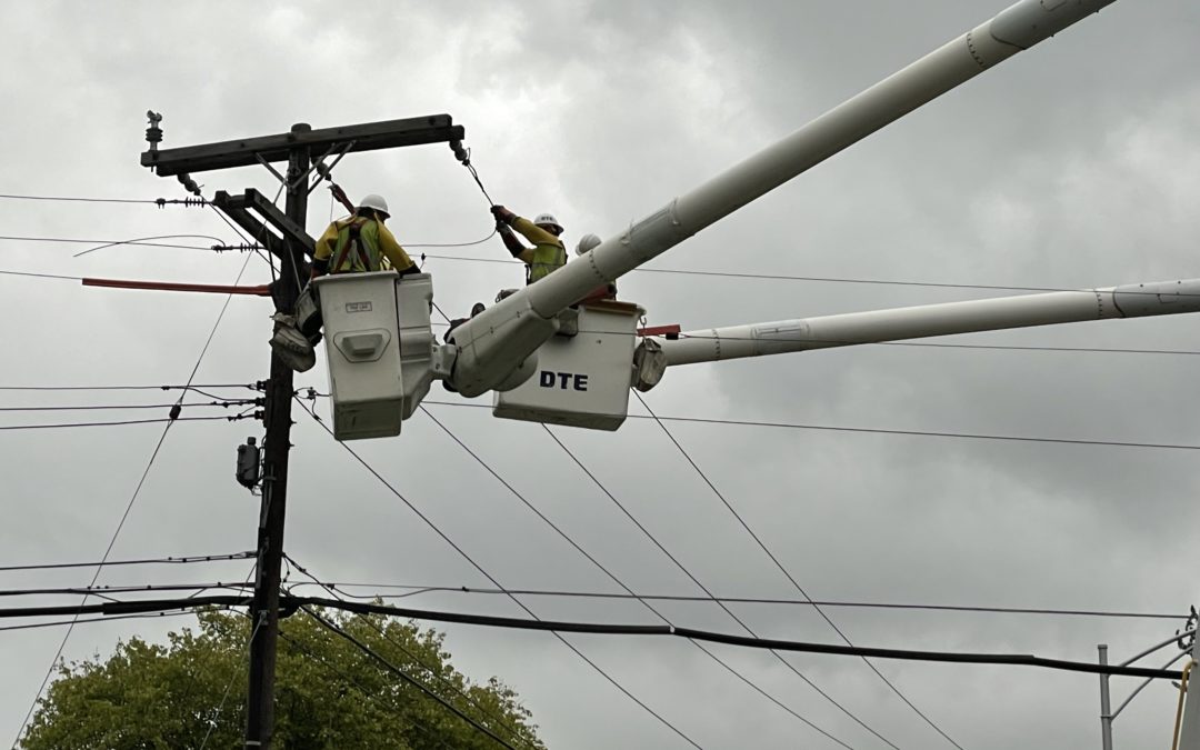 Overhead, underground crews work together to provide reliable power in Detroit