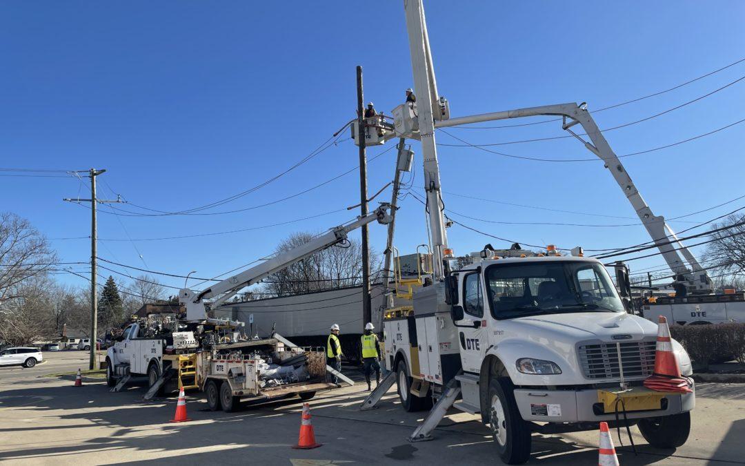 DTE crews replace storm-stricken utility pole in Livonia